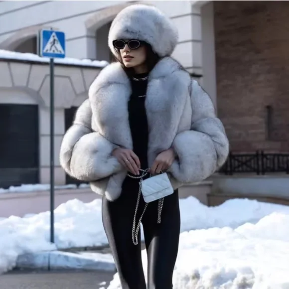 Elegant Women's real Fur Coat - Gray Silver Fox - Picture 2 of 12